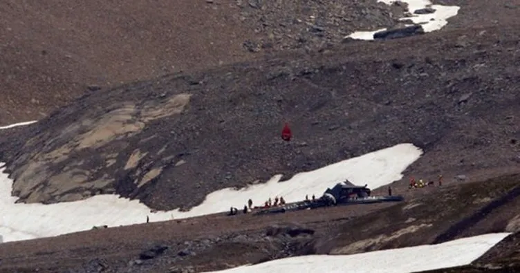 Son Dakika: İsviçre’de 20 kişilik uçak düştü