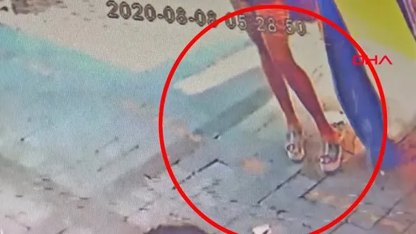 Son dakika | İzmir'de iğrenç olay! Sokak ortasında tuvaletini yapan kadın güvenlik kamerasında | Video