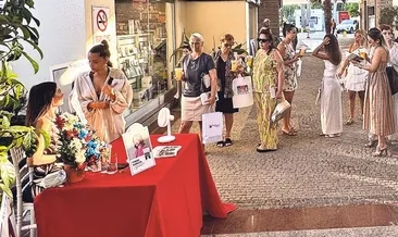 Bodrum D&R’da imza kuyruğu