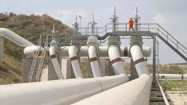 abd-basini-duyurdu-suudi-arabistandaki-petrol-boru-hatti-vuruldu-1789152550798.jpeg Husilerden Suudi Arabistan'a saldırı: Petrol boru hattı vuruldu! Babülmendep'te sıcak saatler...