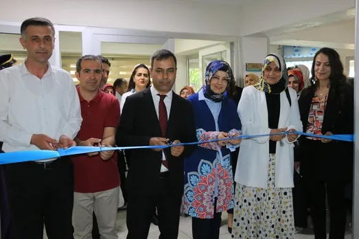 erzincanda-halk-egitim-merkezi-yilsonu-sergisi-acildi-1686067644646.jpeg