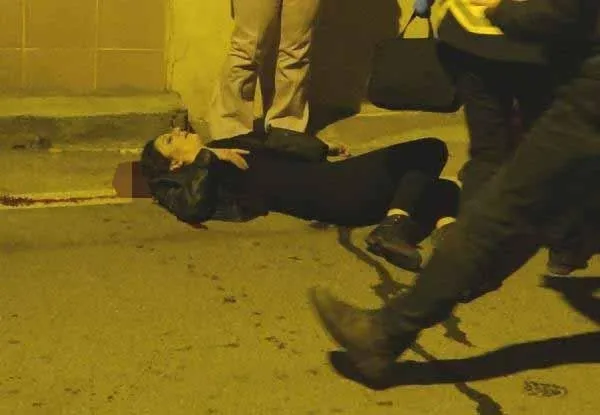 Sokakta tartıştığı solist arkadaşını tabancayla başından vurdu