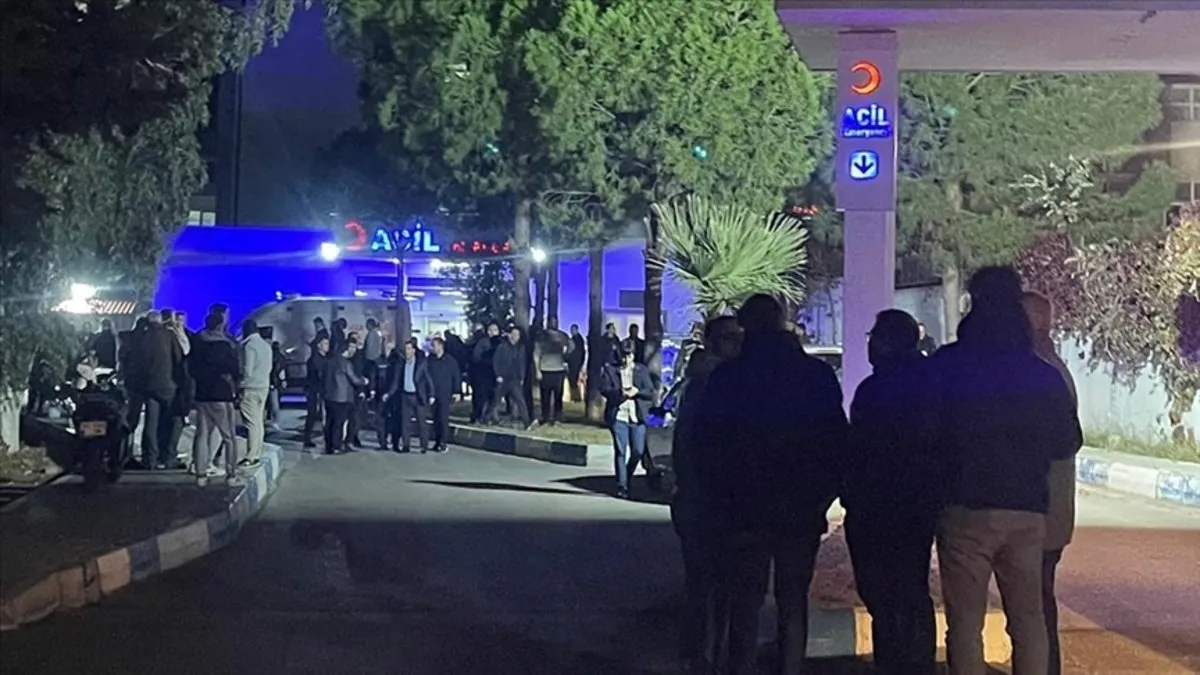 SON DAKİKA | İzmir'de 3 polisin yaralandığı olayda 6 tutuklama SON DAKİKA | İzmir'de 3 polisin yaralandığı olayda 6 tutuklama
