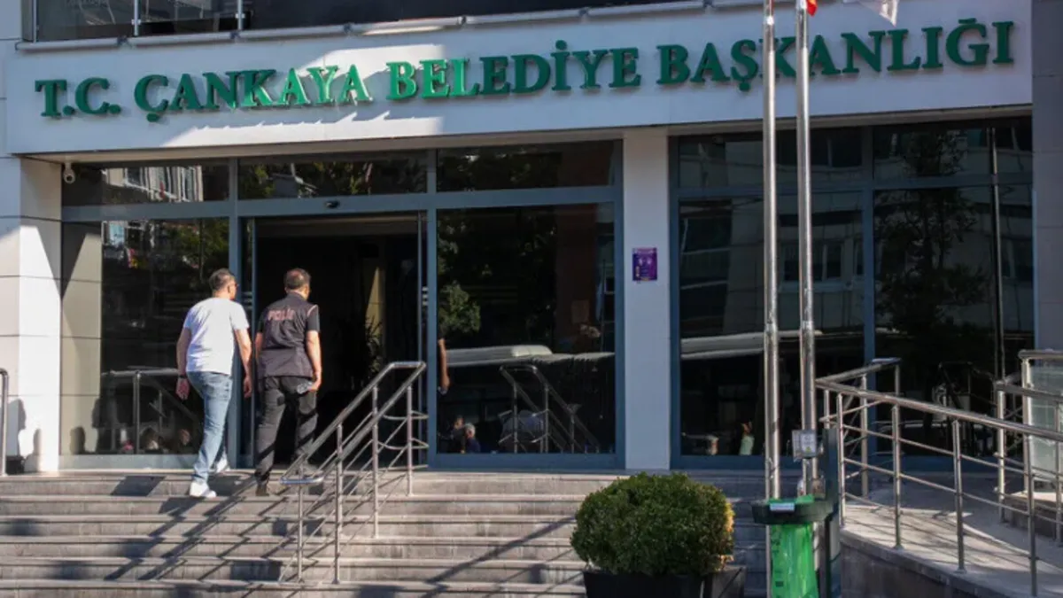 Son dakika | Çankaya Belediyesi’ne ‘yolsuzluk’ soruşturması Eyüpsultan Belediyesi’ne uzandı: 3 isim gözaltına alındı Son dakika | Çankaya Belediyesi’ne ‘yolsuzluk’ soruşturması Eyüpsultan Belediyesi’ne uzandı: 3 isim gözaltına alındı