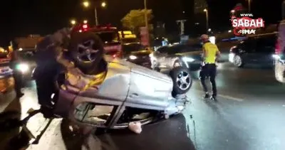 Kadıköy’de otomobil hafif ticari araca çarpıp takla attı: 4 yaralı | Video
