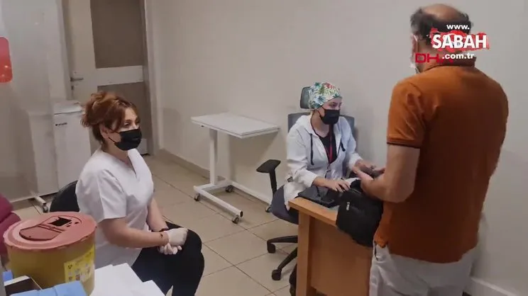 Bakan Koca'nın fotoğrafını paylaştığı Serpil hemşireden herkese aşı daveti | Video