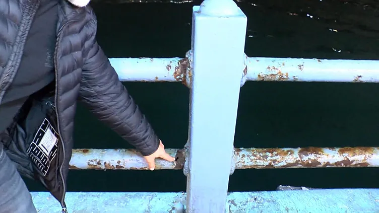 SON DAKİKA... Galata Köprüsü’de korku dolu anlar! Korkuluğa yaslanınca…