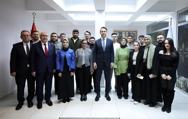 bakan-bayraktar-sizler-fahri-nukleer-elcilerisiniz-1737276332803.jpg