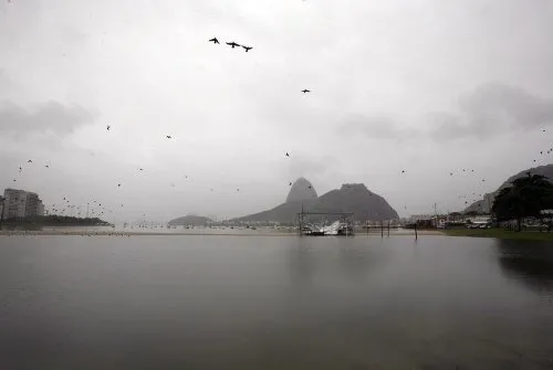 Şiddetli yağış Rio’yu vurdu