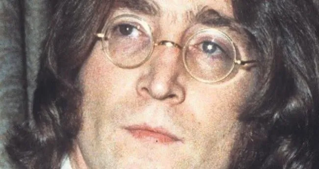 Lennon’un gözlüğü 170 bin euroya satıldı Lennon’un gözlüğü 170 bin euroya satıldı