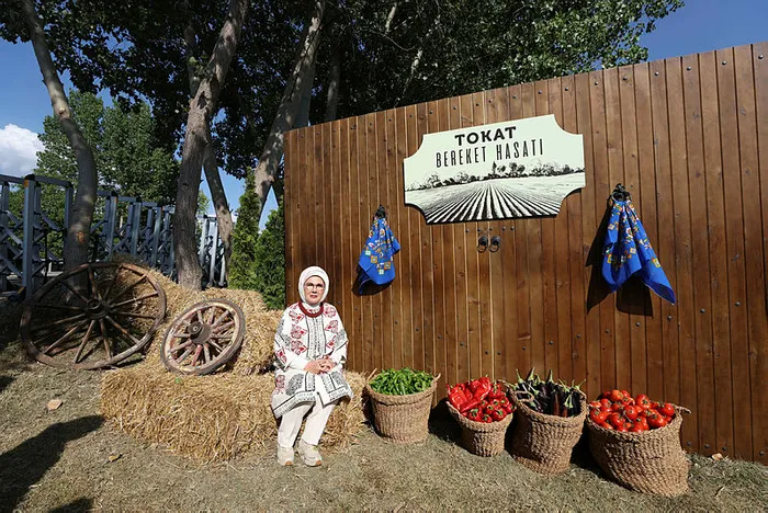 emine-erdogan-fast-food-kulturu-soframizi-tehdit-ediyor-1661664495543.jpg