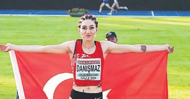 Tuğba 3 adımda gümüşe atladı