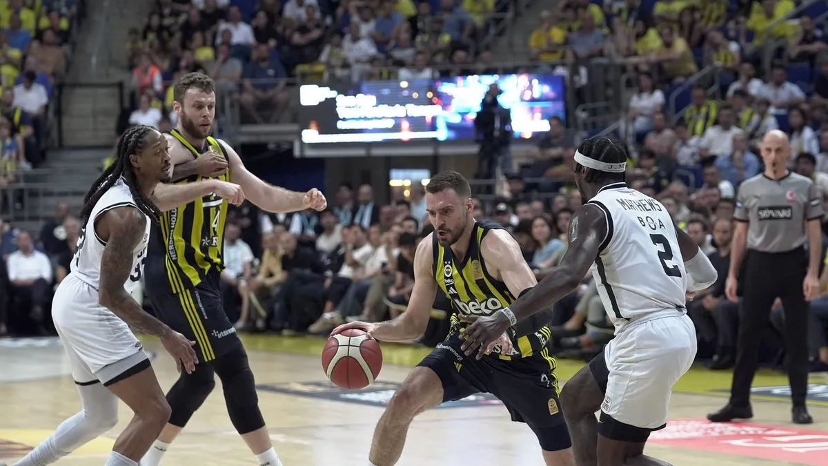 CANLI | Basketbol Süper Ligi final serisinde 3. randevu: Beşiktaş, Fenerbahçe Beko’yu ağırlıyor!