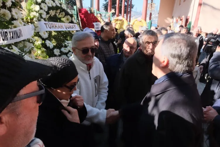 Selim İleri son yolculuğuna uğurlandı! Türkan Şoray’dan hüzünlü veda: Bugün yemek için bulaşacaktık