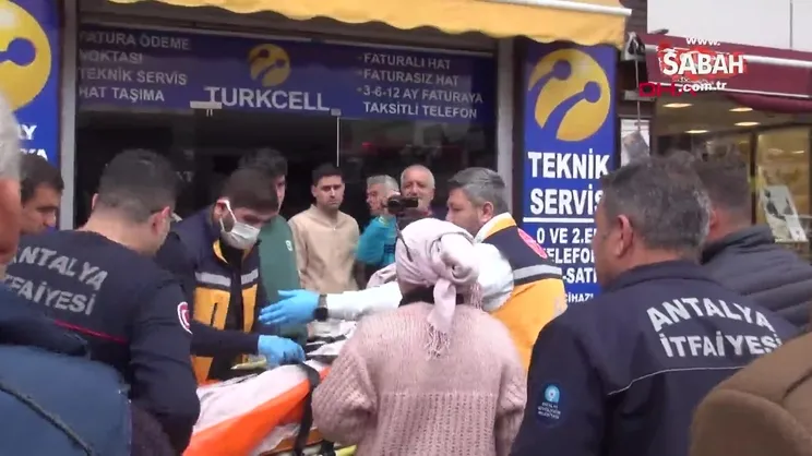 Manavgat'ta 4 katlı binadaki dairede çıkan yangın korkuttu! | Video