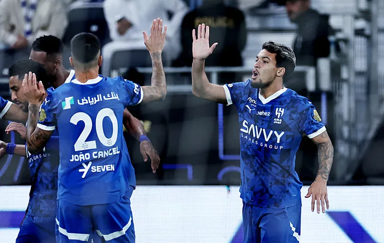 Son dakika haberi: Jorge Jesus’tan İsmail Kartal’a ağır darbe! İlk yarıya damga vurdu...