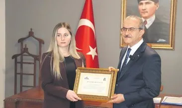 Şura öğretmene ödül