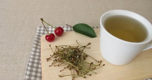 Kiraz Sapı Çayı Faydaları Nelerdir? Kiraz Sapı Çayını Kimler İçemez, Zayıflatır Mı, Neye İyi Gelir, Yararları ve Zararları Neler?