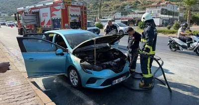 Alanya’da seyir halindeki otomobil alev aldı! İtfaiye ekipleri müdahale etti