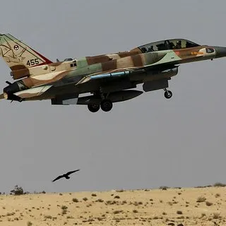 İsrail savaş uçakları Lübnan'ın birçok bölgesinde alçak uçuş yaptı