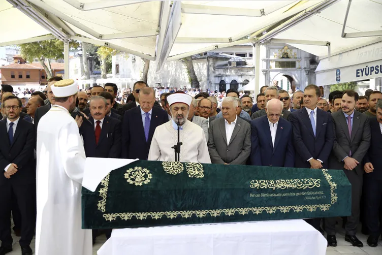 Şule Yüksel Şenler son yolculuğuna uğurlandı