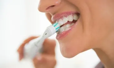 Diş sağlığında yapılan en büyük hata! Kullandığınız diş fırçasını...