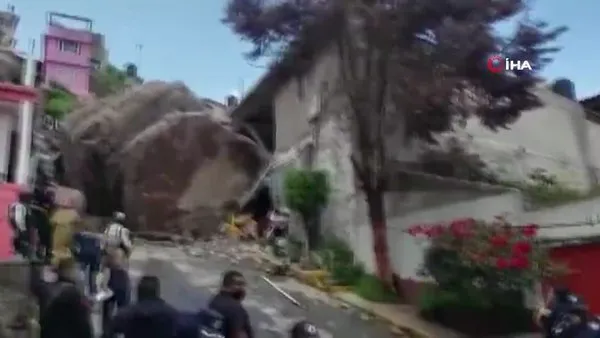 Meksika'da yamaçtan kopan dev kayalar evlerin üzerine düştü: 1 ölü, 10 kayıp