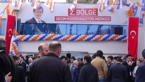 Davutoğlu'nun masasındaki son anket