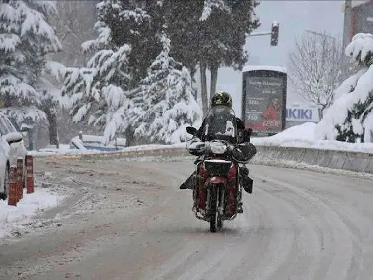 İSTANBUL HAVA DURUMU SON DAKİKA: AKOM’dan gizli buzlanma uyarısı verildi! İstanbul’a ne zaman kar yağacak, bugün yağar mı?