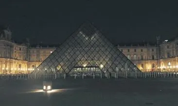 Louvre Müzesi’ne karartma