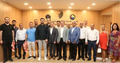 AK Parti İzmir Milletvekili Eyyüp Kadir İnan Bergama’da temaslarda bulundu
