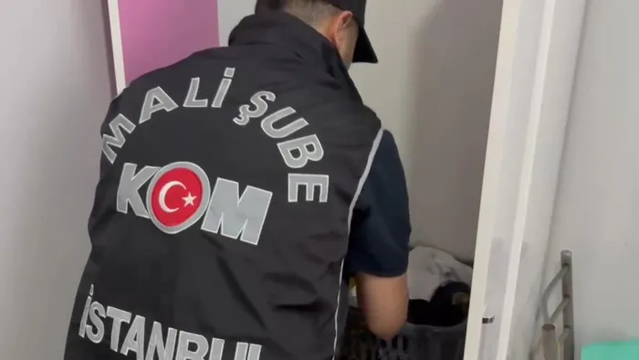 son-dakika-istanbul-merkezli-dev-yasa-disi-bahis-operasyonu-32-sirkete-el-konuldu-islem-hacmi-30-milyar-tl-1782795383224.jpg SON DAKİKA | İstanbul merkezli dev yasa dışı bahis operasyonu: 32 şirkete el konuldu: İşlem hacmi 30 milyar TL