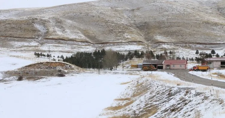 Erzincan’ın yüksek kesimlerine kar sürprizi