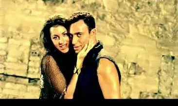 Mustafa Sandal’la düet yapıp kliplerinde oynamıştı! Yunan şarkıcı Natalia yıllara meydan okuyor!