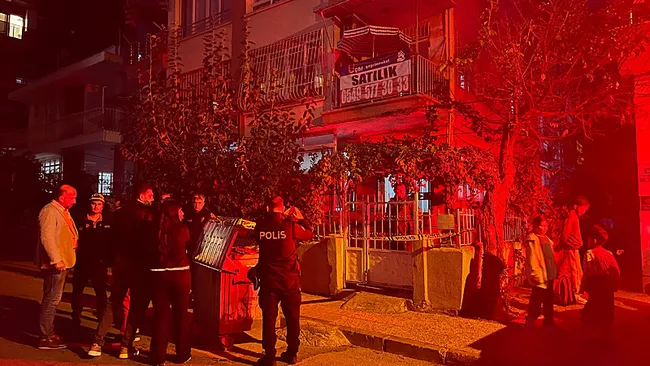 mersinde-3-katli-binada-zemin-cokmesi-40-kisi-tahliye-edildi-1792701783620.jpeg