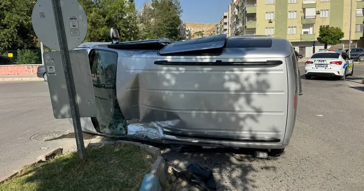 Birecik’te iki araç çarpıştı! 2 yaralı