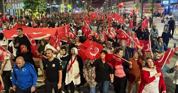 Van’da 15 Temmuz coşkuyla kutlandı