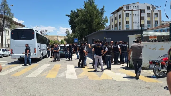 sanliurfa-merkezli-4-ilde-suc-orgutu-operasyonu-21-gozalti-1780915070117.jpg