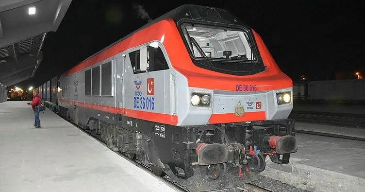 Bakü-Tiflis-Kars Demiryolu'nda ilk tren, Kars’a geldi ile ilgili görsel sonucu