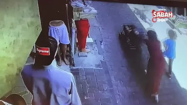 Kağıthane'de polis uygulamasından kaçan minibüsçü dehşeti kamerada | Video