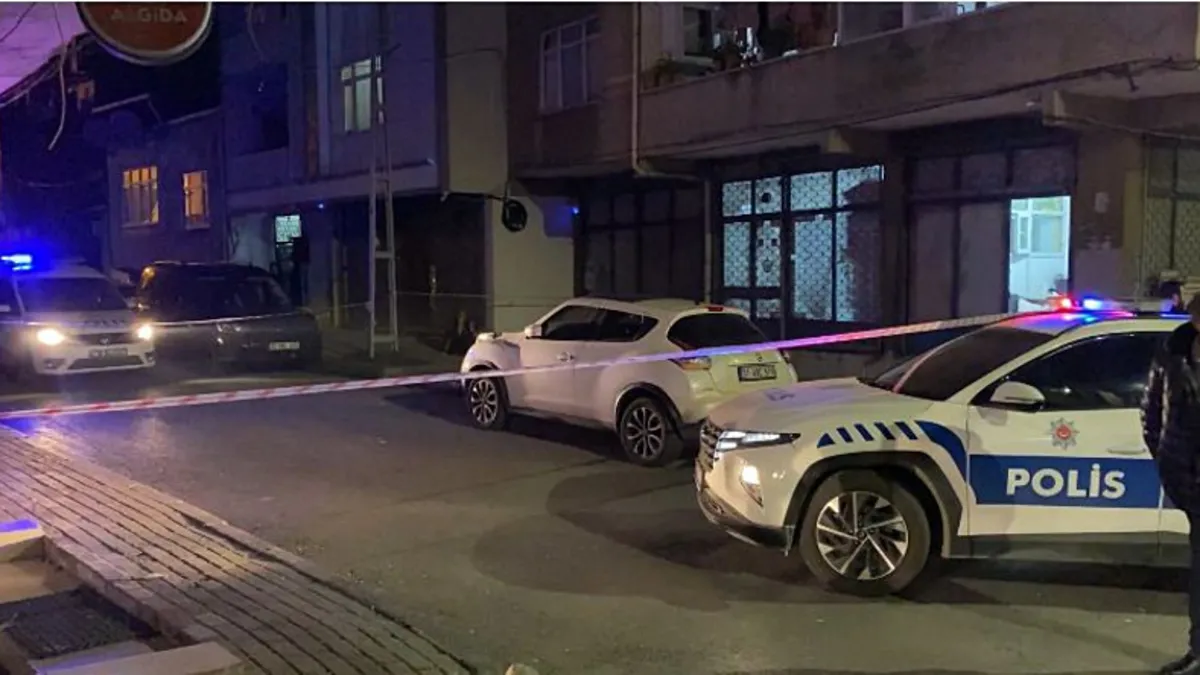 Bağcılar'da iş yerine silahlı saldırı! Bağcılar'da iş yerine silahlı saldırı!