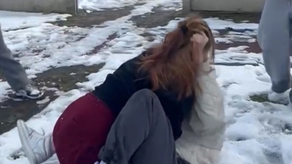 Bolu’da ortaokul öğrencilerine akran zorbalığı: Parka götürüp acımasızca darp ettiler! Bolu’da ortaokul öğrencilerine akran zorbalığı: Parka götürüp acımasızca darp ettiler!