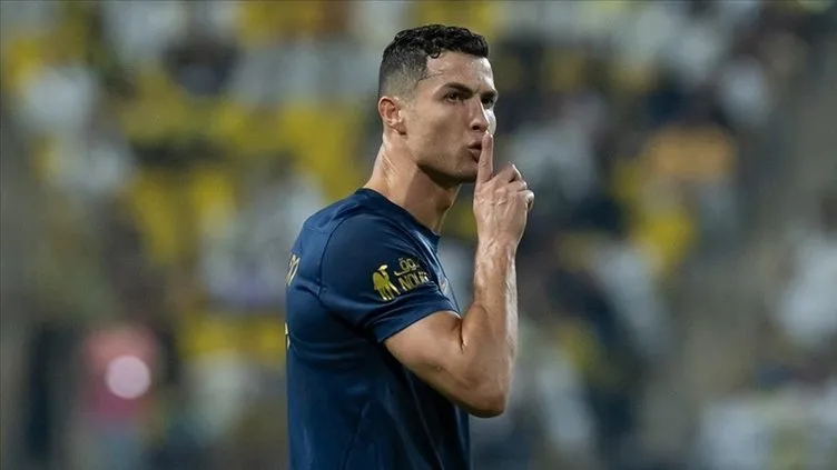 Dünya tarihinin en iyi futbol efsaneleri sıralandı! Türk yıldız listeye damga vurdu