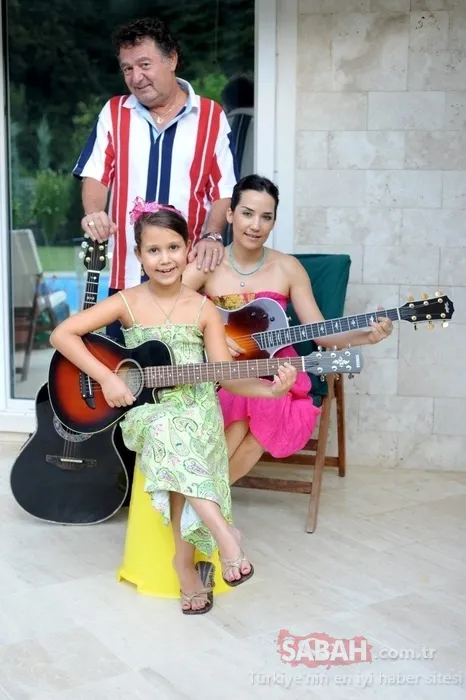 Ünlü şarkıcı İpek Açar oğlu Ömer’in eğlenceli hallerini paylaştı! Oğlum babasına yardım ediyor