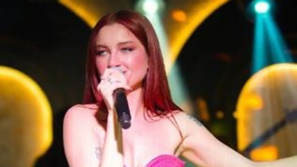 Yeni şarkısı ‘Suru ilk defa söyledi Yeni şarkısı ‘Suru ilk defa söyledi