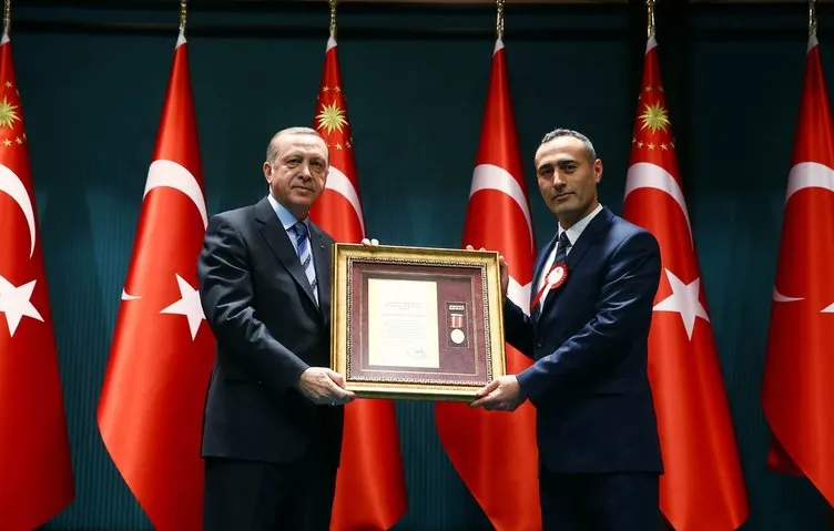 Devlet Övünç Madalyası ve Beratı Tevcih Töreni’nde ödülleri Erdoğan’dan aldılar