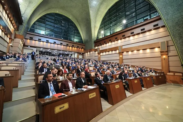 ibbde-butce-krizi-derinlesiyor-215-milyar-tl-borc-59-milyar-tl-acik-1744652118724.jpg İBB’de bütçe krizi derinleşiyor! 215 Milyar TL borç, 59 Milyar TL açık!