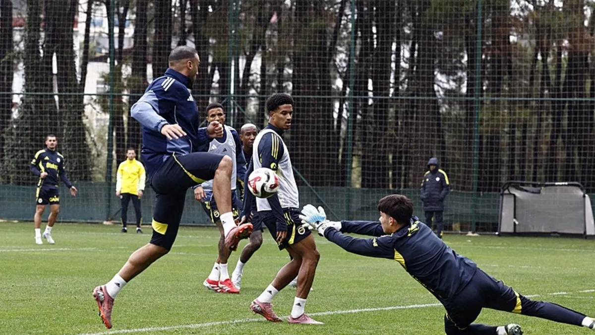 Fenerbahçe'de Fatih Karagümrük maçı hazırlıkları sürüyor!