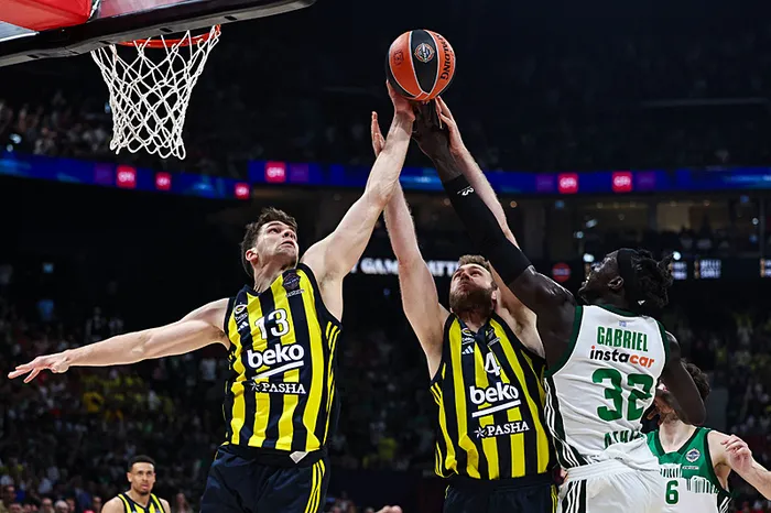 fenerbahce-beko-euroleaguede-finalde-kanarya-panathinaikosu-yenerek-kupaya-bir-adim-daha-yaklasti-1748018663919.jpeg