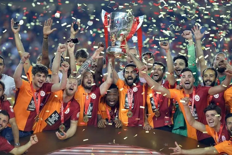 Galatasaray kupayı böyle kaldırdı